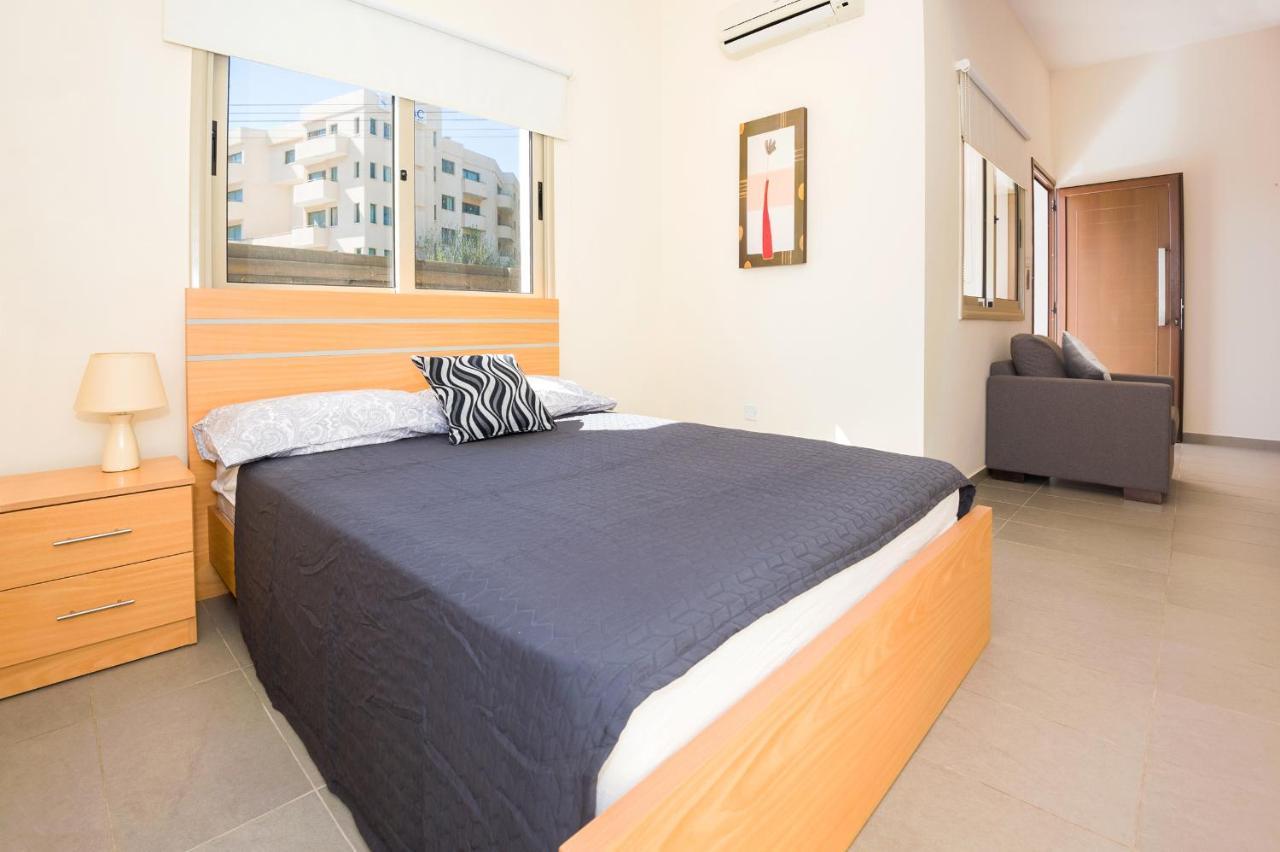 Bowker Apartment โปรทาราส ภายนอก รูปภาพ