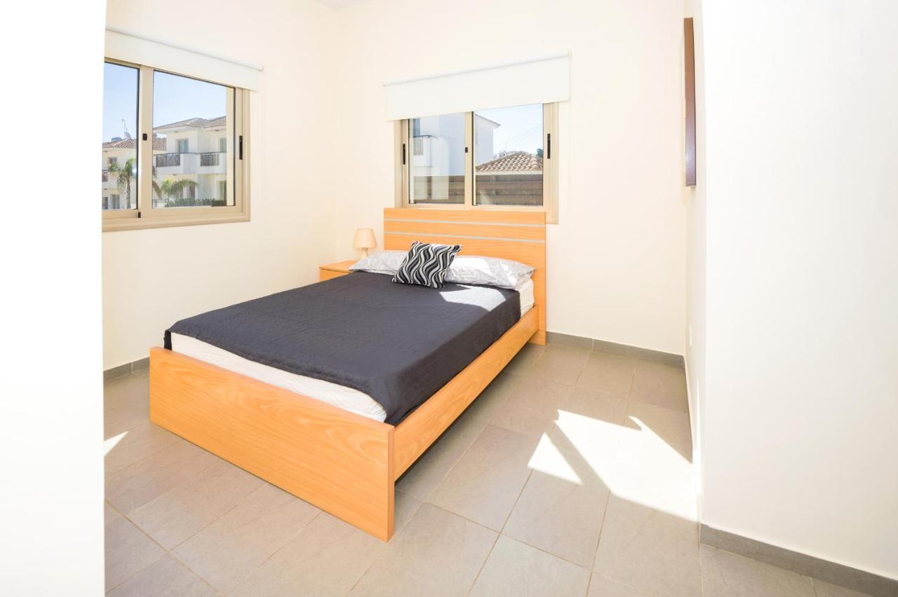 Bowker Apartment โปรทาราส ภายนอก รูปภาพ