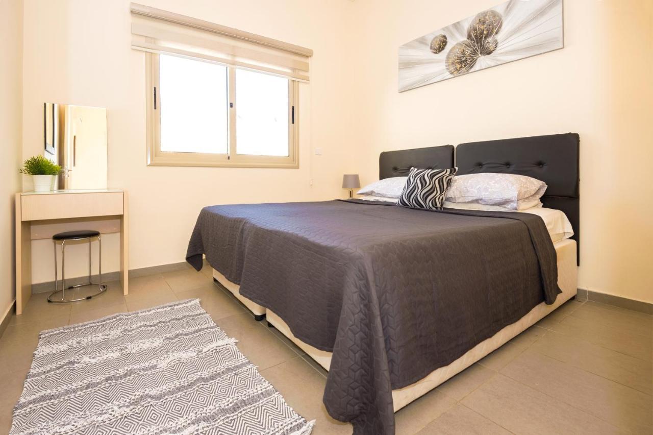Bowker Apartment โปรทาราส ภายนอก รูปภาพ