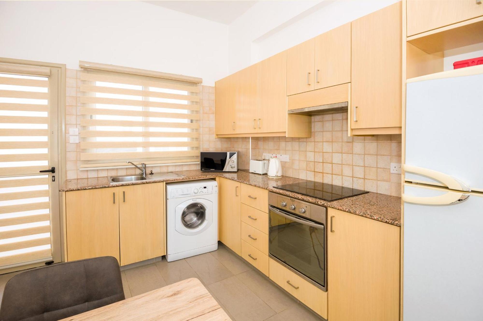 Bowker Apartment โปรทาราส ภายนอก รูปภาพ