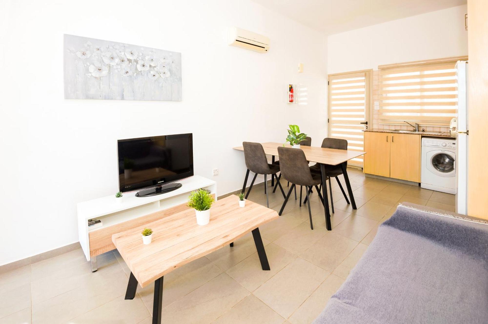 Bowker Apartment โปรทาราส ภายนอก รูปภาพ
